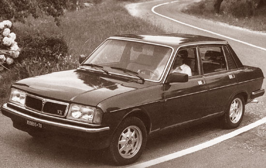 Suppression de la plaquette TREVI sur custode inscription LANCIA TREVI 